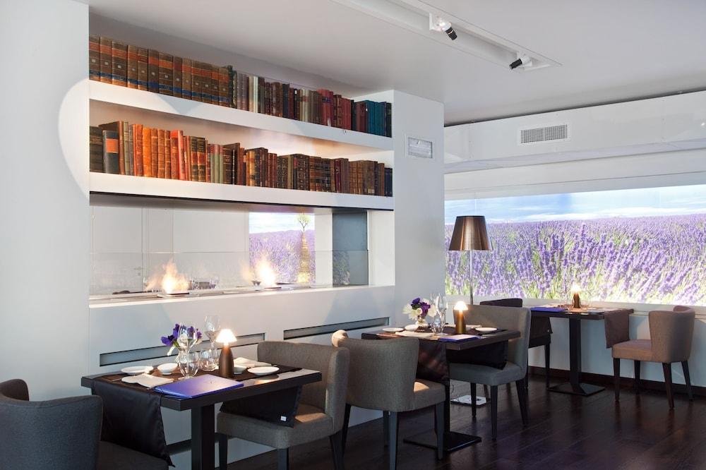 Magna Pars l'Hotel à Parfum Milano Esterno foto Interior of the restaurant