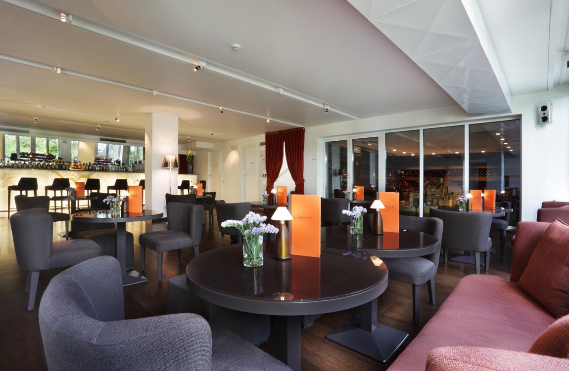 Magna Pars l'Hotel à Parfum Milano Esterno foto The lounge at the airport